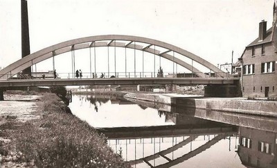 le pont sur la lys à Wervicq sur une carte postale ancienne